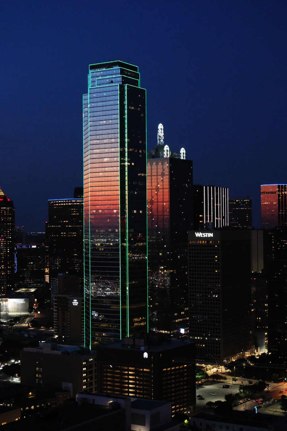 Planning a corporate event in Dallas at a downtown venue with the city skyline visible